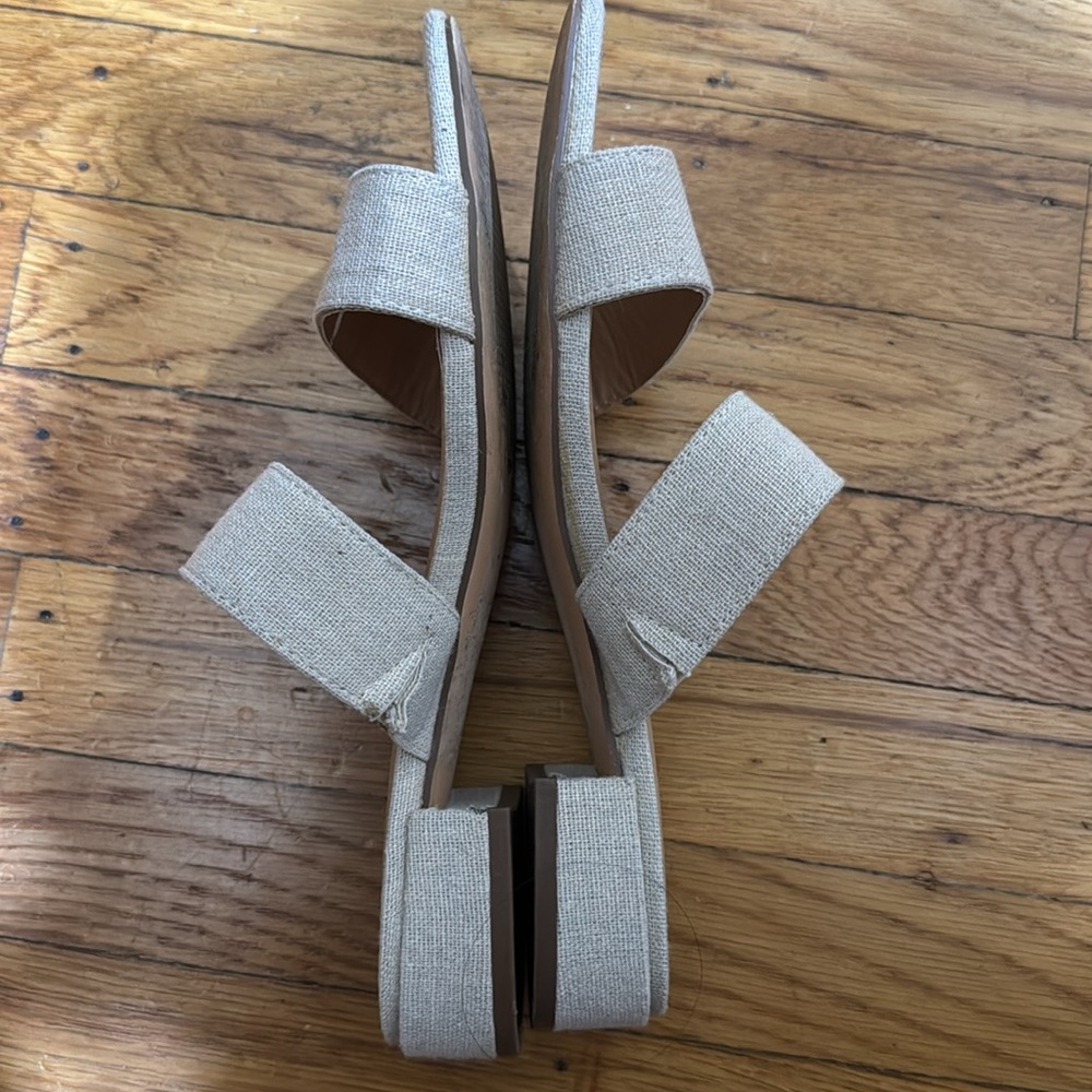Tan sandals - Picture 3 of 8